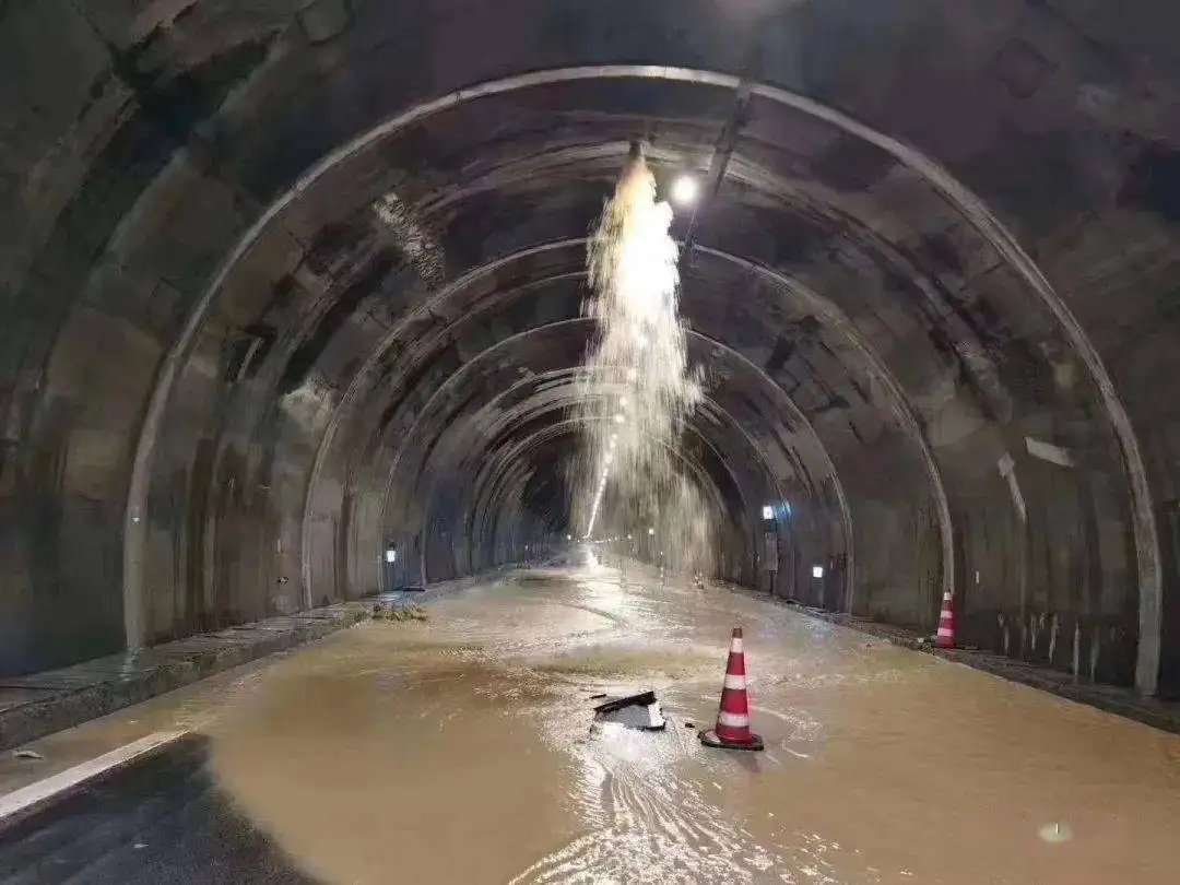 曲沃隧道渗水治理